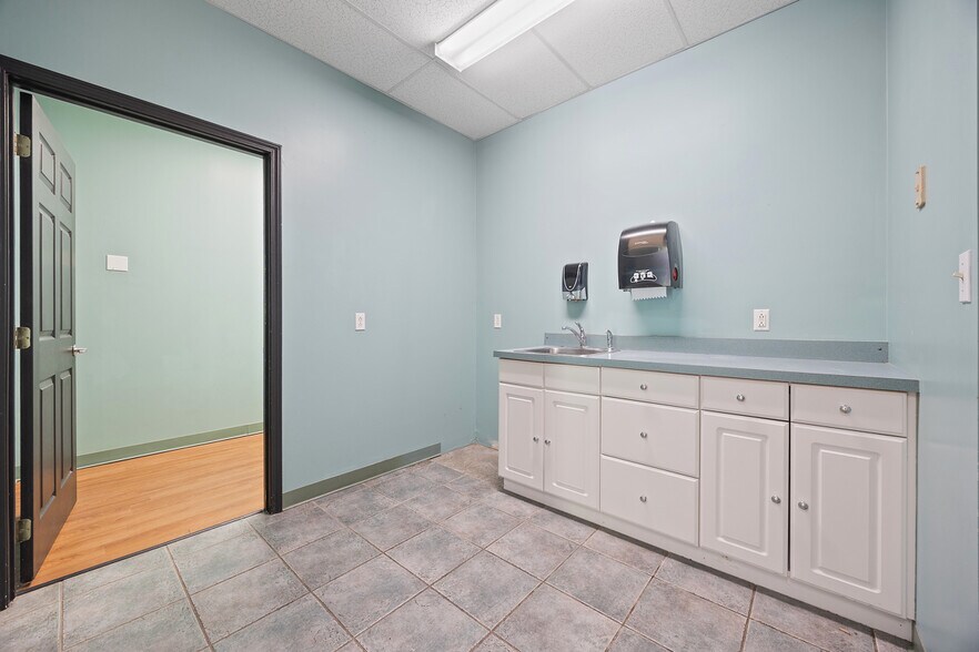 More Photos Of 673 Morganza Rd, Canonsburg Storefront Retail Office For Lease