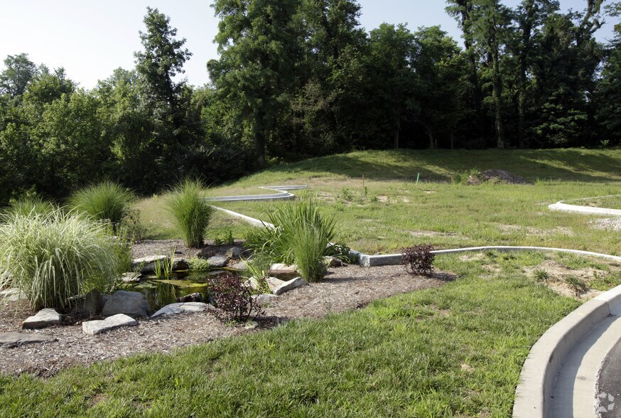 More Photos Of 951 Arbor Vitae St, Edwardsville Land For Sale