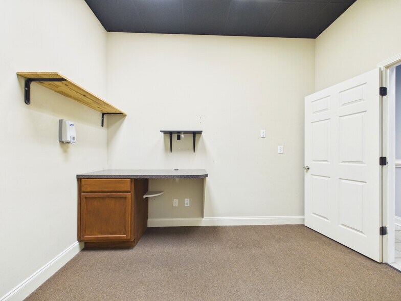 More Photos Of 7559 Kayne Blvd, Columbus Freestanding For Lease