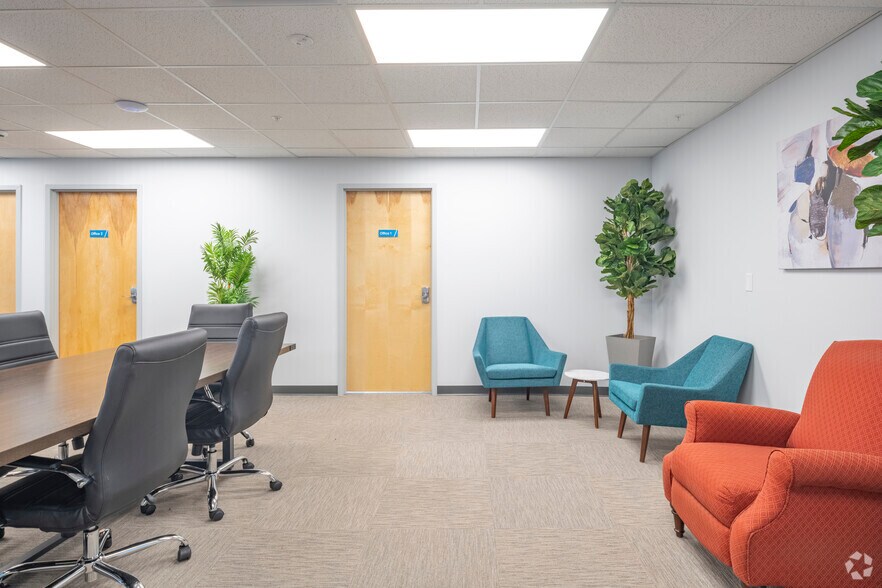 More Photos Of 10949 E Peakview Ave, Englewood Manufacturing For Lease