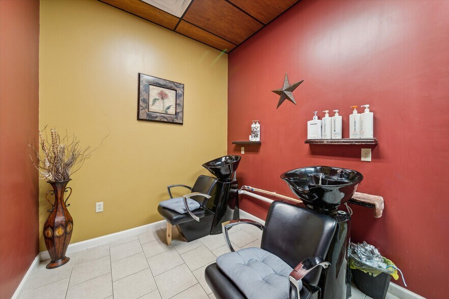 More Photos Of 3940 Pennsylvania 257, Seneca General Retail For Sale