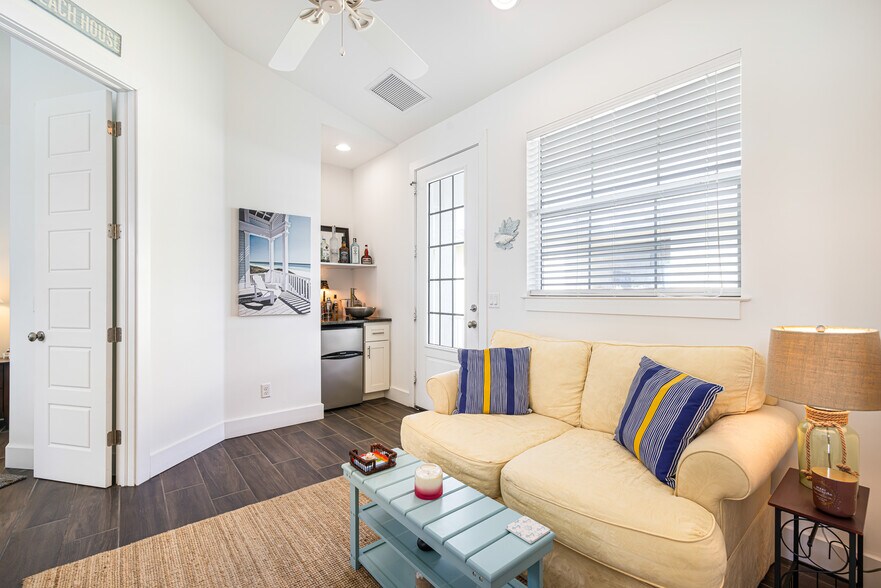 More Photos Of 2974 Van Buren Ave, Naples Storefront Retail Residential For Sale