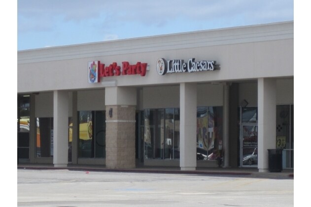 More Photos Of 1001-1039 Nederland Ave, Nederland Unknown For Lease