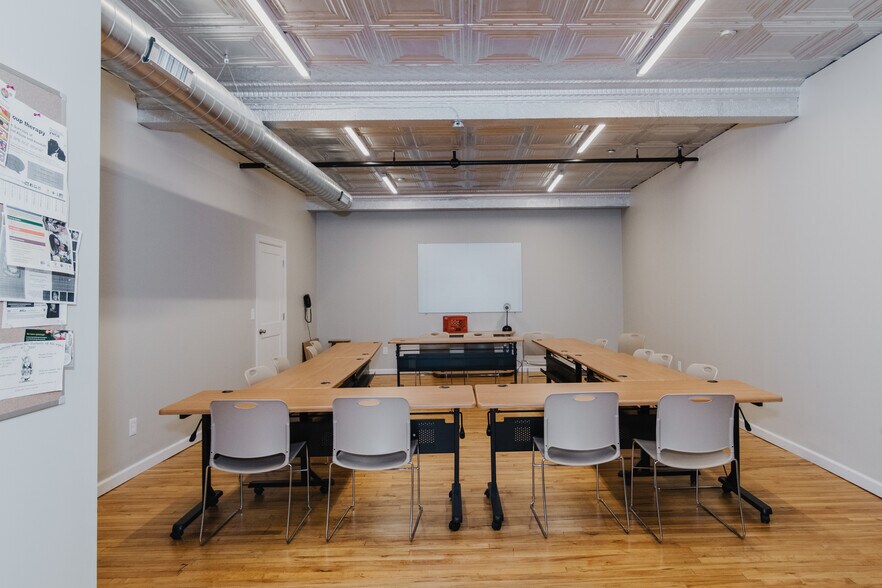 More Photos Of 2700 Cherokee St, Saint Louis General Retail For Lease