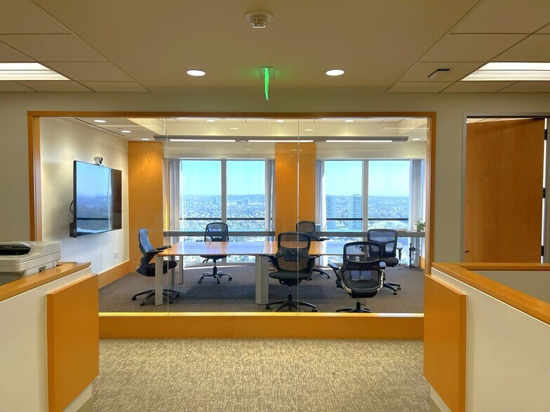More Photos Of 2049 Century Park E, Los Angeles Office For Lease