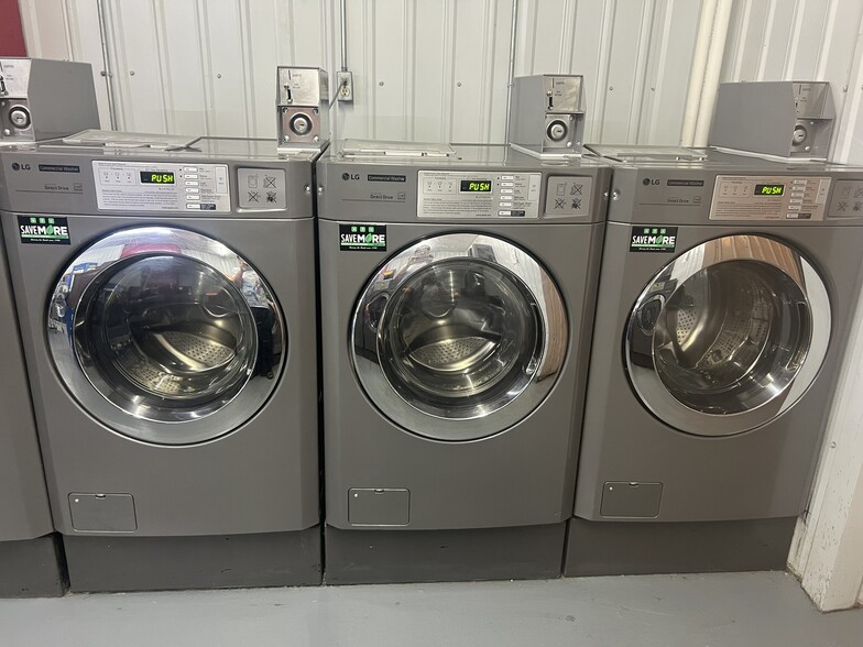 More Photos Of 285 Head Dr, Cleveland General Retail For Sale