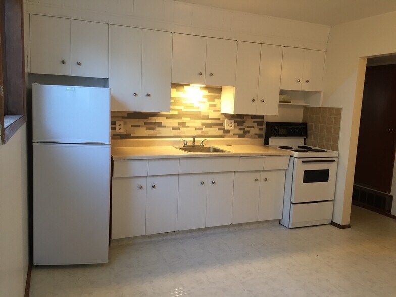 More Photos Of 13007 83rd St NW, Edmonton Apartments For Sale