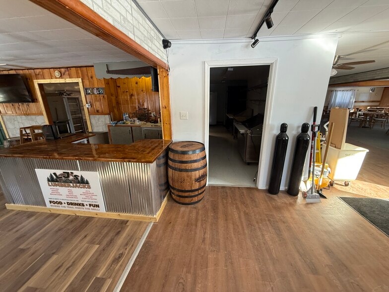 More Photos Of 1640 W US-2, Crystal Falls Restaurant For Sale