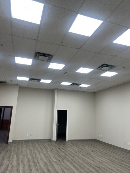 More Photos Of 1301-1339 Metropolitan Ave, Brooklyn Warehouse For Lease