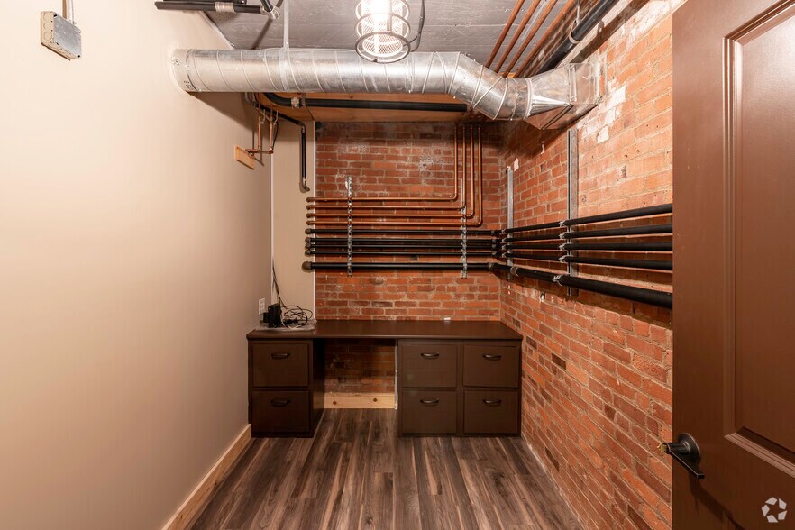 More Photos Of 6 Main Street Ext, Plymouth Office For Lease