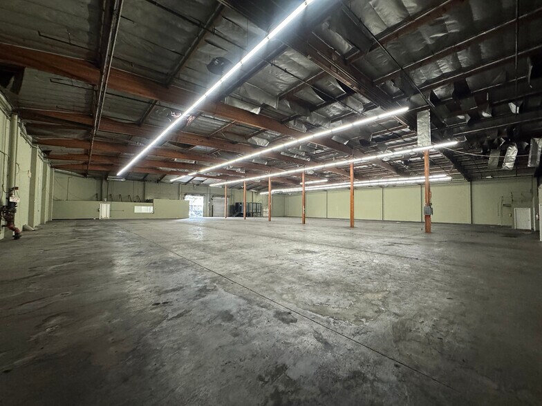 More Photos Of 663 E 22nd St, Los Angeles Manufacturing For Lease
