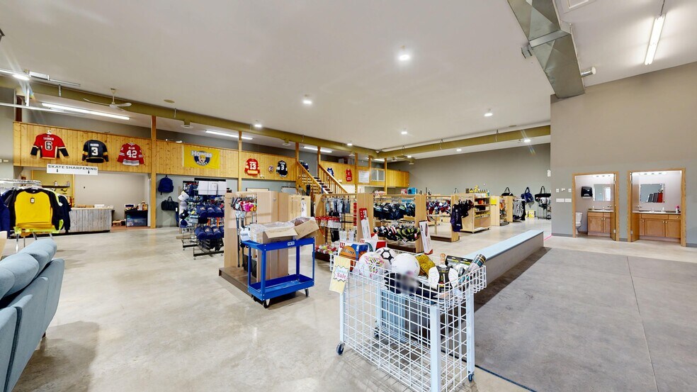 More Photos Of 4902 51 Av, Stettler Freestanding For Lease