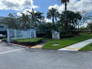 More Photos Of 2701 Vista Pky, Royal Palm Beach Light Manufacturing For Lease