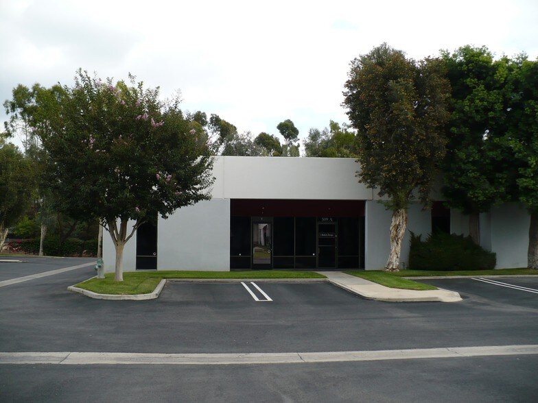 More Photos Of 501-509 Mercury Ln, Brea Warehouse For Sale
