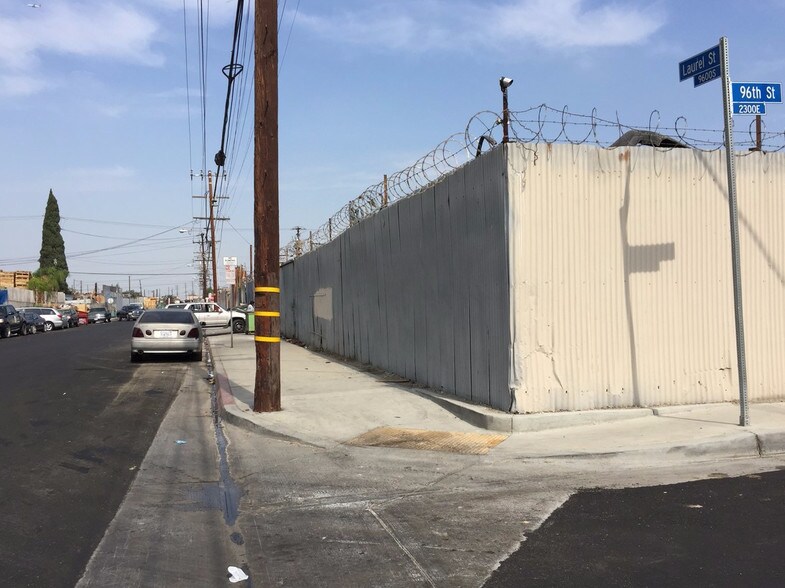 More Photos Of 9527 S Alameda St, Los Angeles Land For Sale