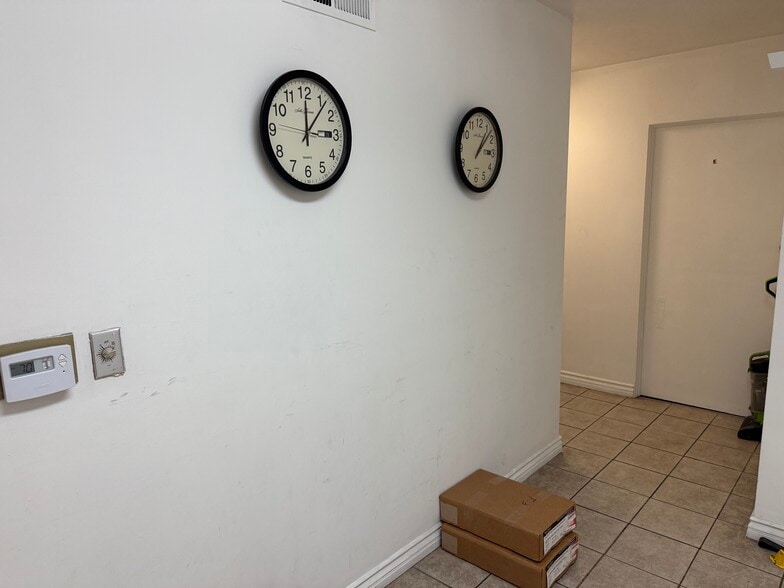 More Photos Of 11354 Burbank Blvd, North Hollywood Loft Creative Space For Lease