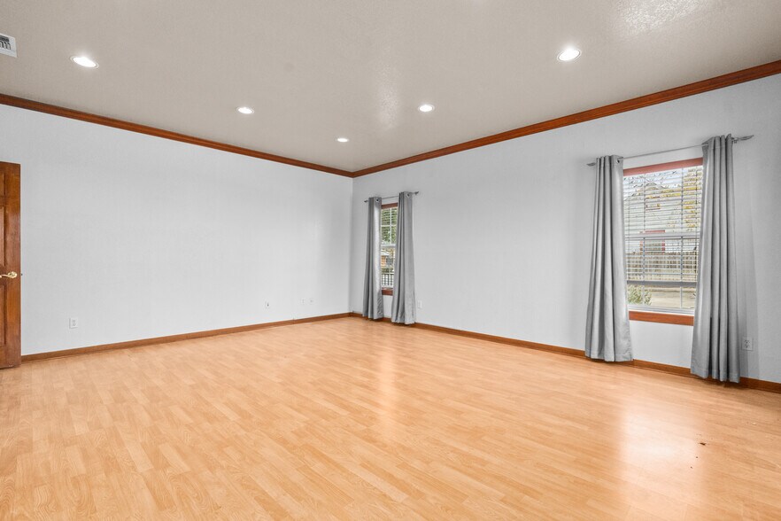 More Photos Of 1218 S Presa St, San Antonio Office Residential For Lease