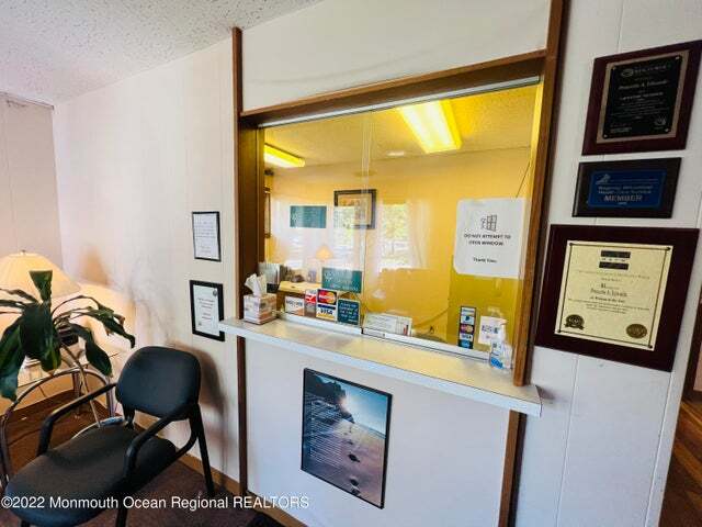 More Photos Of 1314 Park Ave, Plainfield Medical For Sale