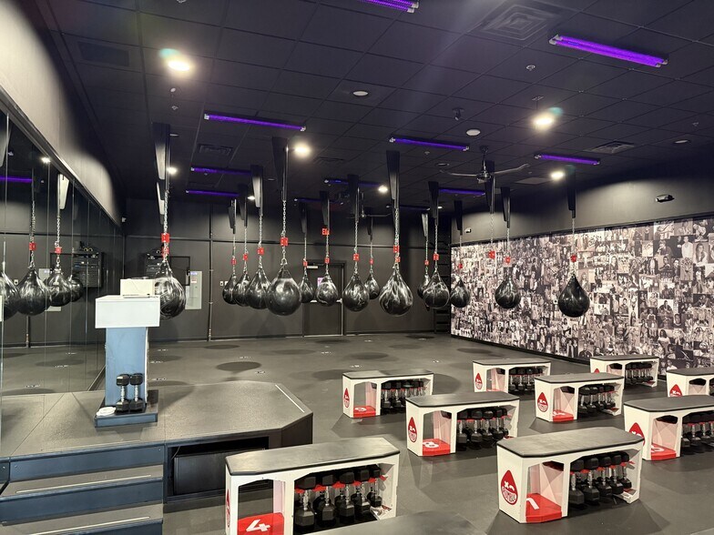 More Photos Of 6432 E Florida St, Evansville General Retail For Sale