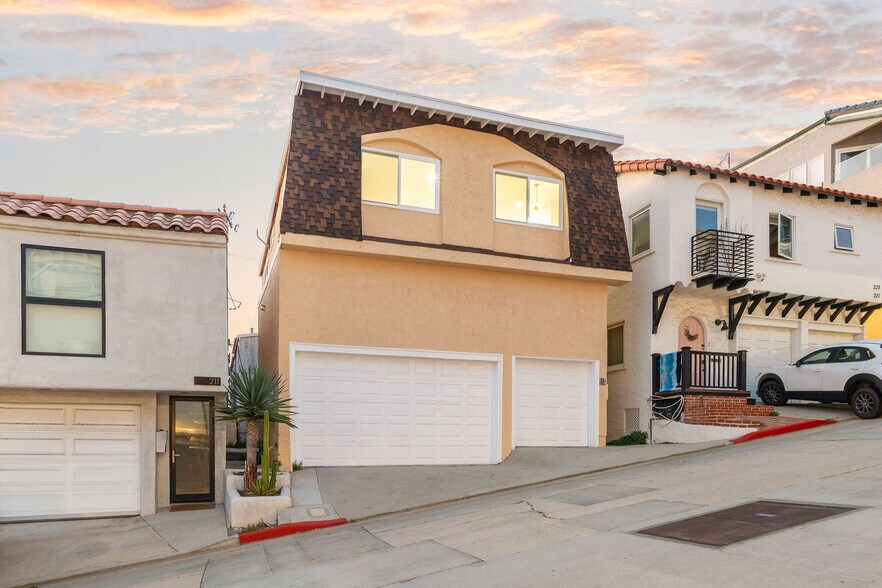 More Photos Of 217 43rd St, Manhattan Beach Apartments For Sale