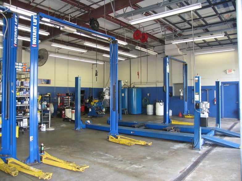 More Photos Of 540 N Main St, Alpharetta Auto Repair For Sale