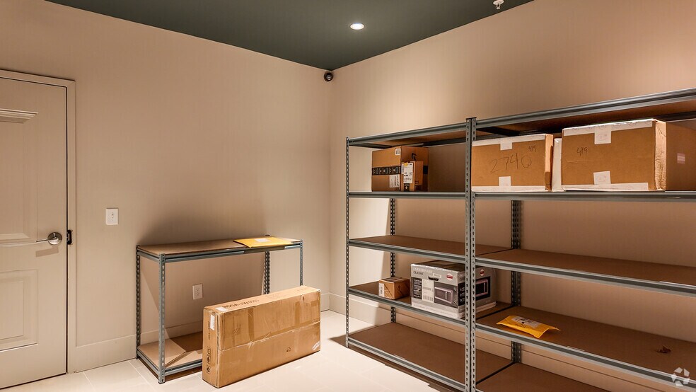 More Photos Of 222 S Main St, Mooresville Apartments For Sale