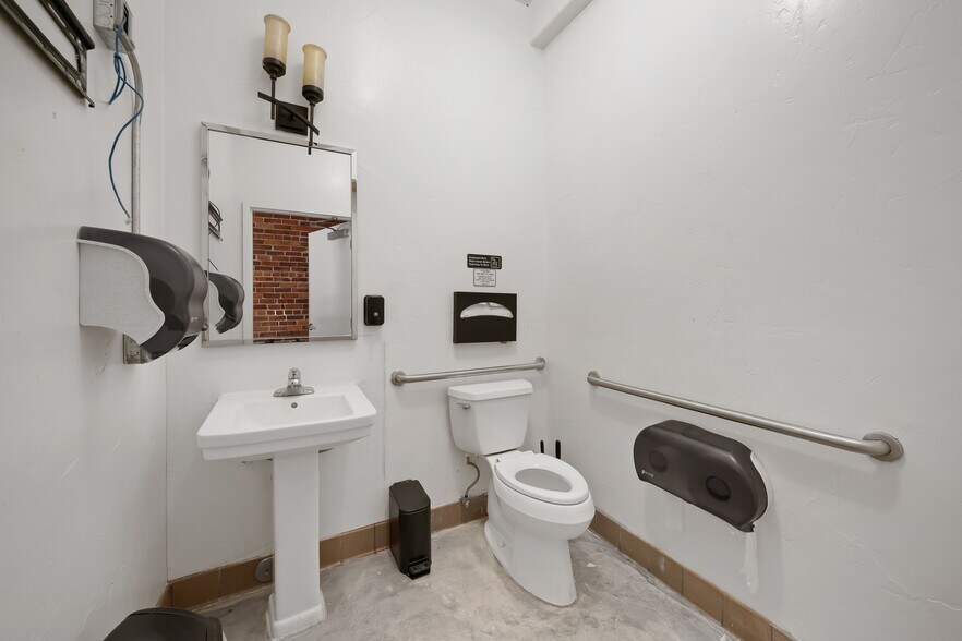 More Photos Of 1131 Broad St, San Luis Obispo Restaurant For Sale