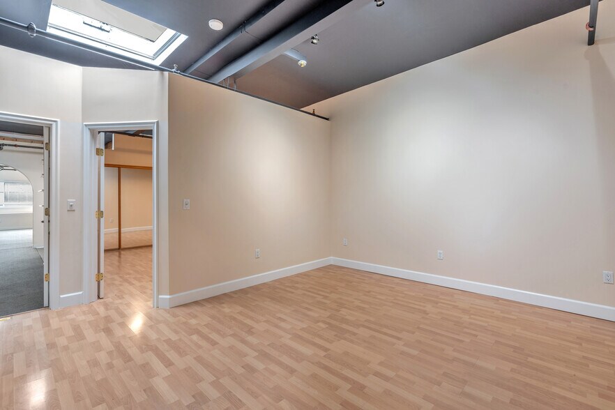 More Photos Of 74 Digital Dr, Novato Warehouse For Sale