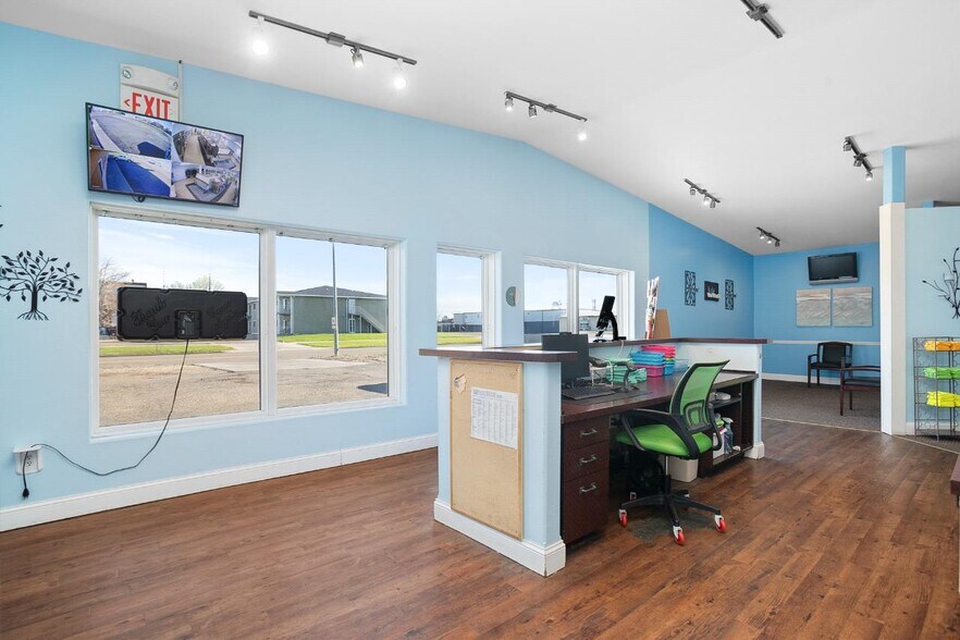 More Photos Of 625 SW 31st Ave, Minot Freestanding For Sale