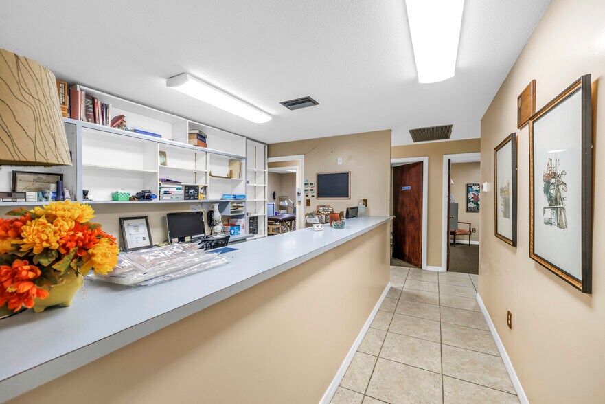 More Photos Of 1745 S Highland Ave, Clearwater Medical For Sale