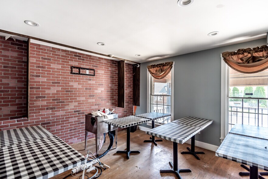 More Photos Of 121 S Main St, Waynesville Hospitality For Sale