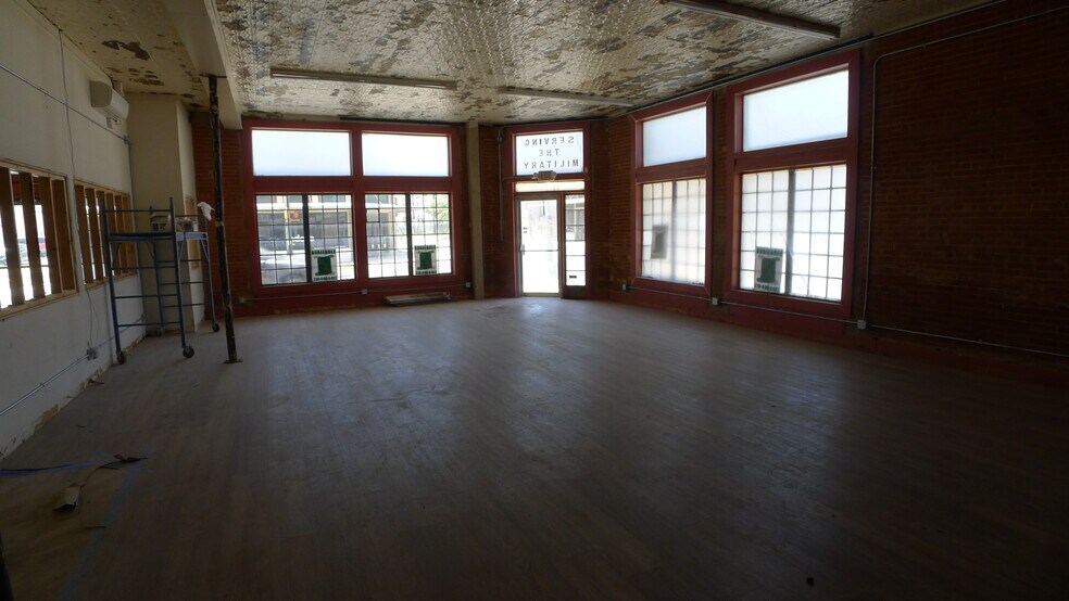 More Photos Of 1826 N New Braunfels Ave, San Antonio General Retail For Lease