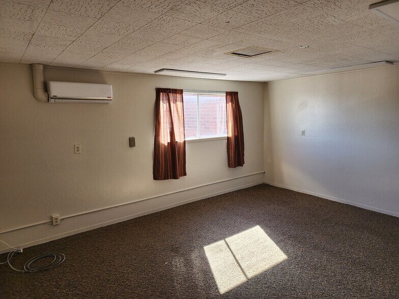 More Photos Of 517 Evans Ave, Reno Warehouse For Lease