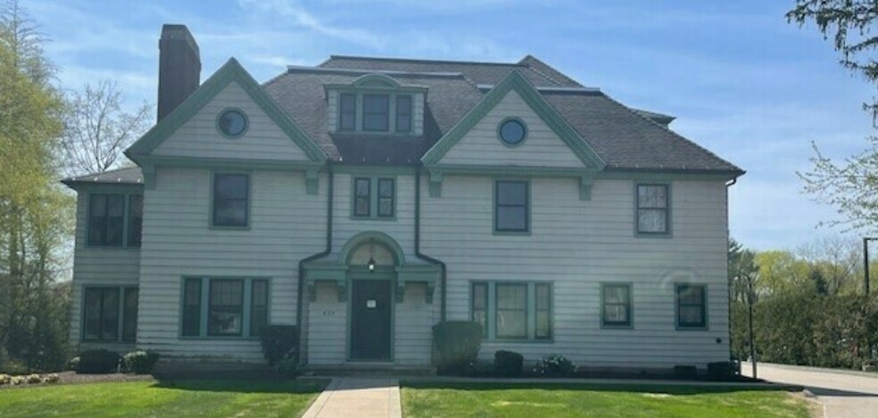 Primary Photo Of 637-639 Park Rd, West Hartford Medical For Sale