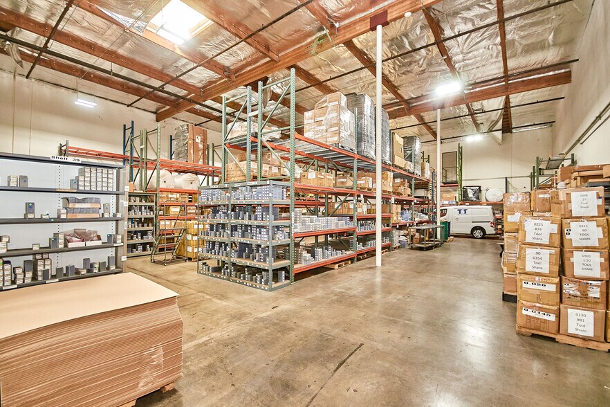 More Photos Of 560 S Melrose St, Placentia Warehouse For Lease