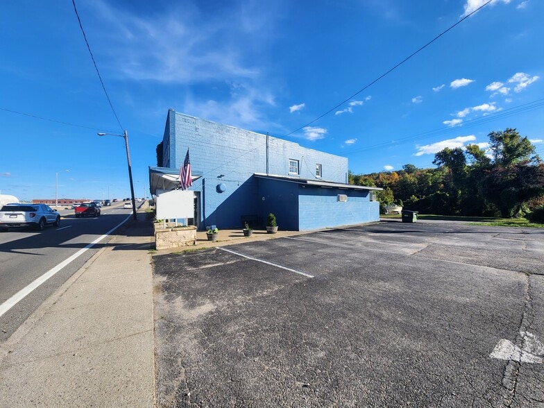 More Photos Of 712 Maccorkle Ave, Charleston Veterinarian Kennel For Sale