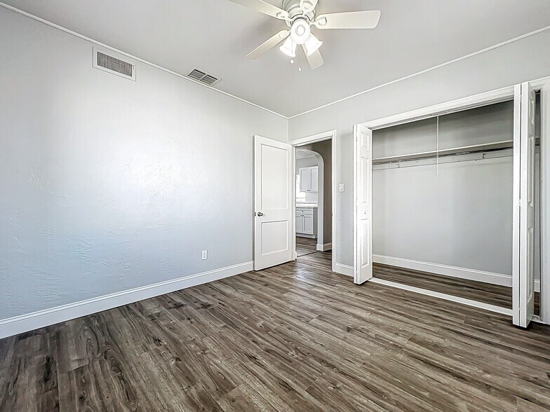 More Photos Of 1976 W Fairbanks Ave, Winter Park General Retail For Sale