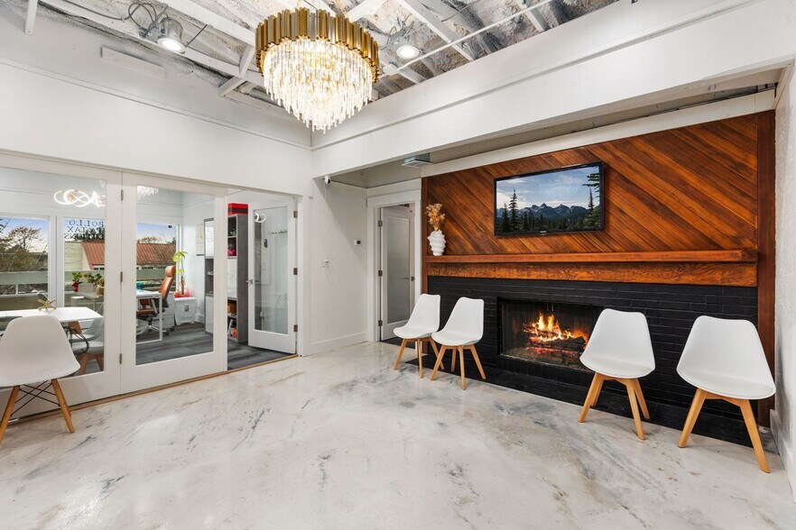 More Photos Of 22030 7th Ave S, Des Moines Medical For Sale