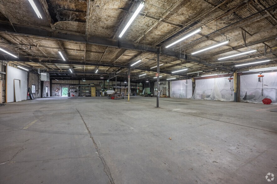 More Photos Of 500 N Bell Ave, Carnegie Warehouse For Lease