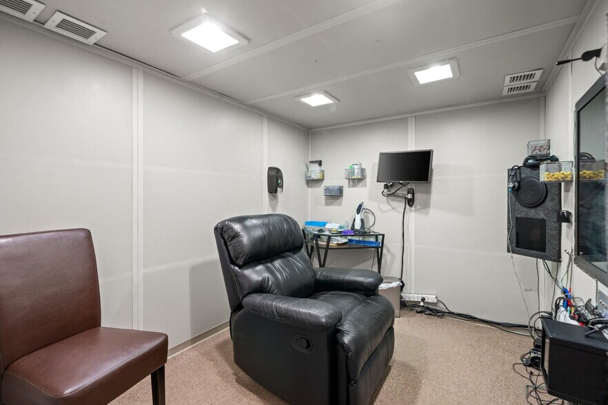 More Photos Of 538 N 5th Ave, Sequim Medical For Sale