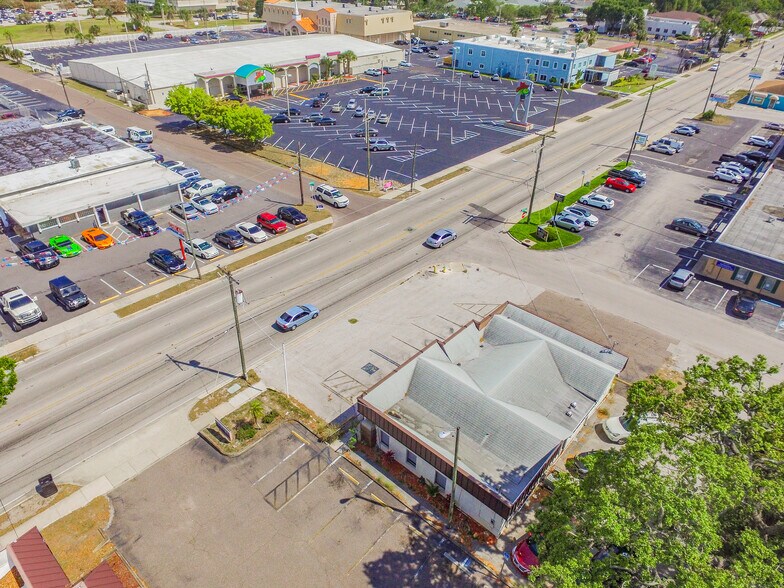 More Photos Of 4910 N Armenia Ave, Tampa Drugstore For Lease