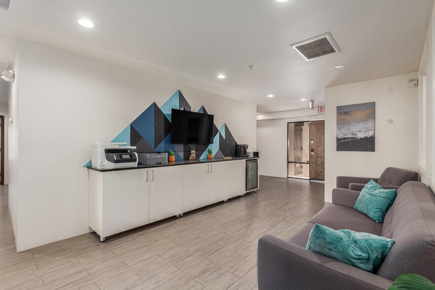 More Photos Of 4310 N 75th St, Scottsdale Office For Sale