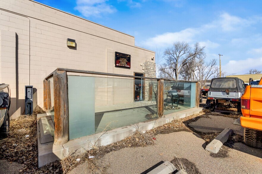 More Photos Of 106 W 4th St, Severance Warehouse For Sale