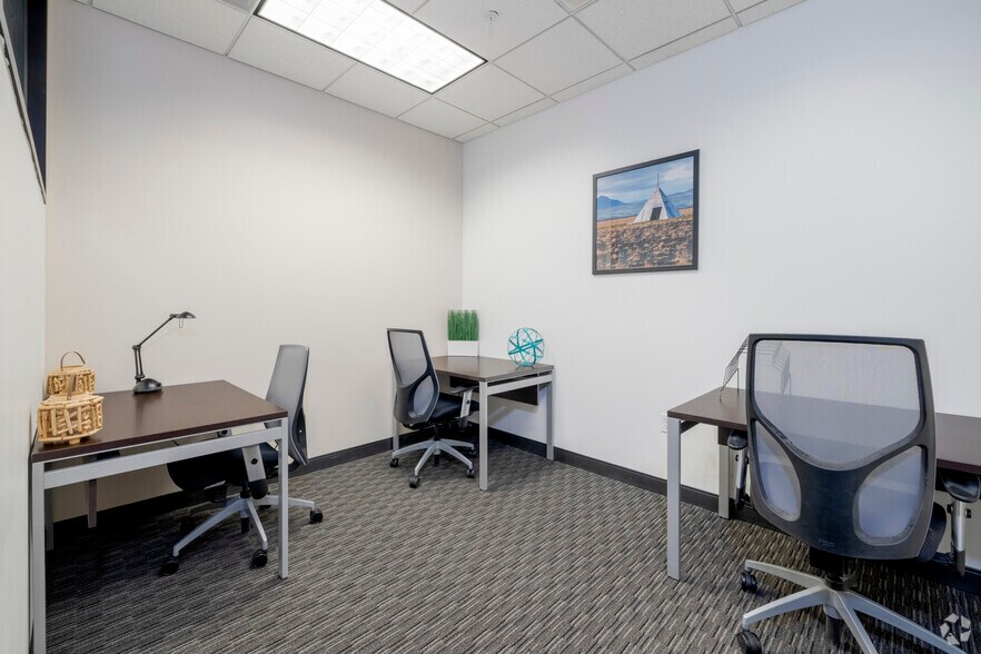 More Photos Of 2415 E Camelback Rd, Phoenix Coworking Space