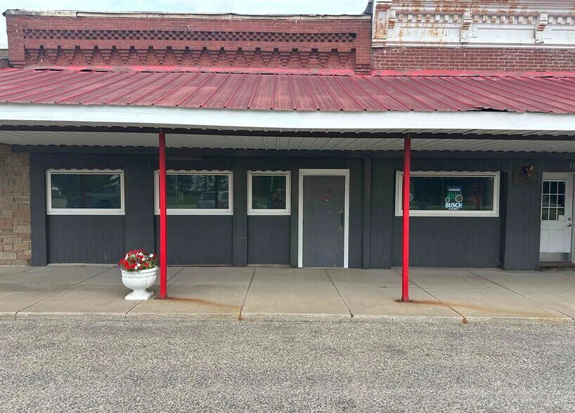 More Photos Of 504 Main St, Varna Restaurant For Sale