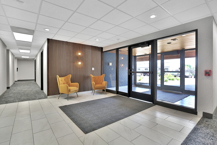 More Photos Of 3570 Lexington Ave N, Shoreview Office For Sale