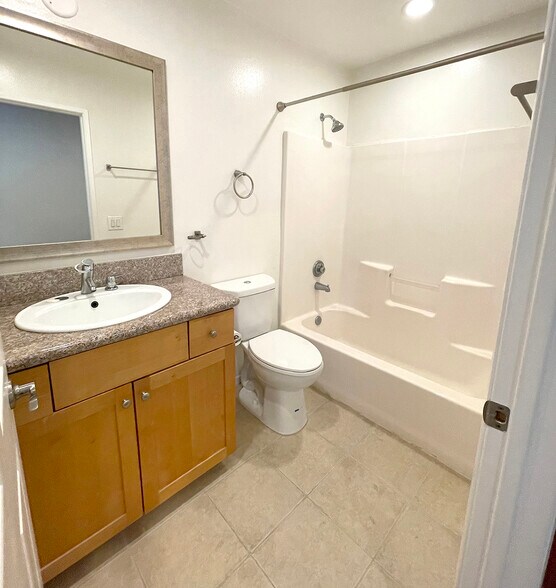 More Photos Of 5330 Satsuma Ave, North Hollywood Apartments For Sale