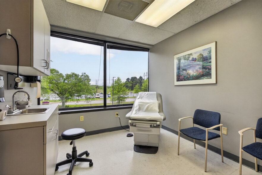 More Photos Of 330 Borthwick Ave, Portsmouth Medical For Sale