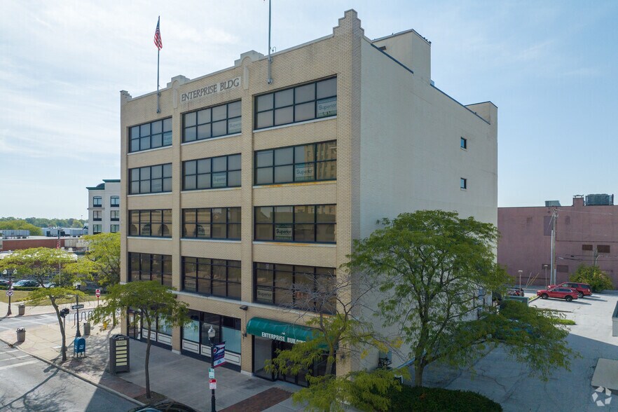 More Photos Of 205 W Market St, Lima Office For Sale