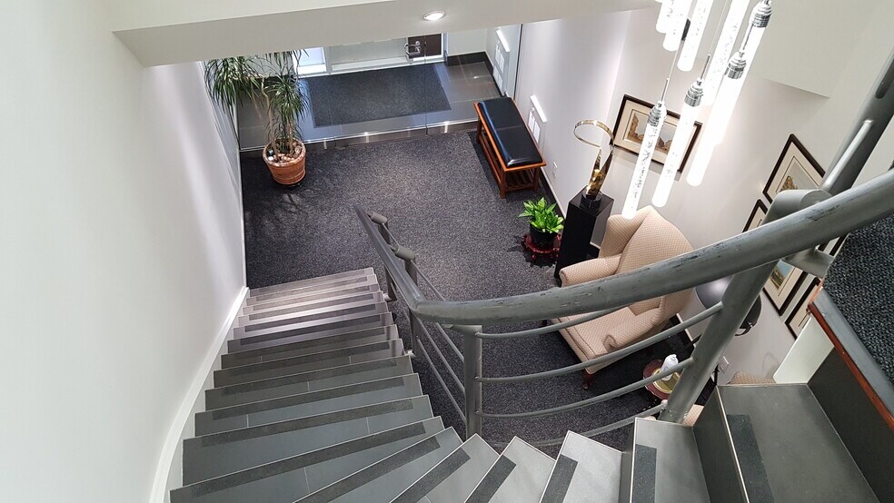 More Photos Of 30 Wertheim Ct, Richmond Hill Office Residential For Lease